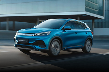 BYD Atto 3 in metallic blue