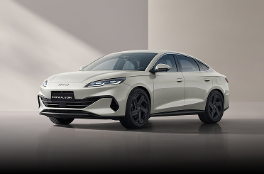 BYD Seal U DM-i in light metallic blue