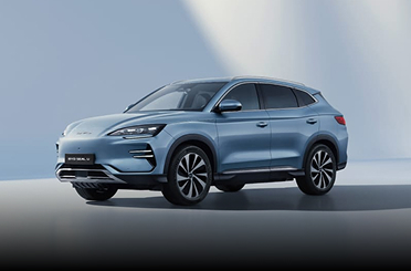 BYD Seal U DM-i in light metallic blue