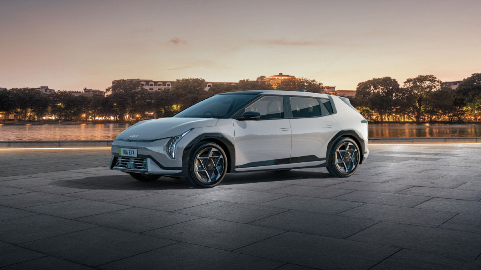 Side profile of the Kia EV4 electric saloon.